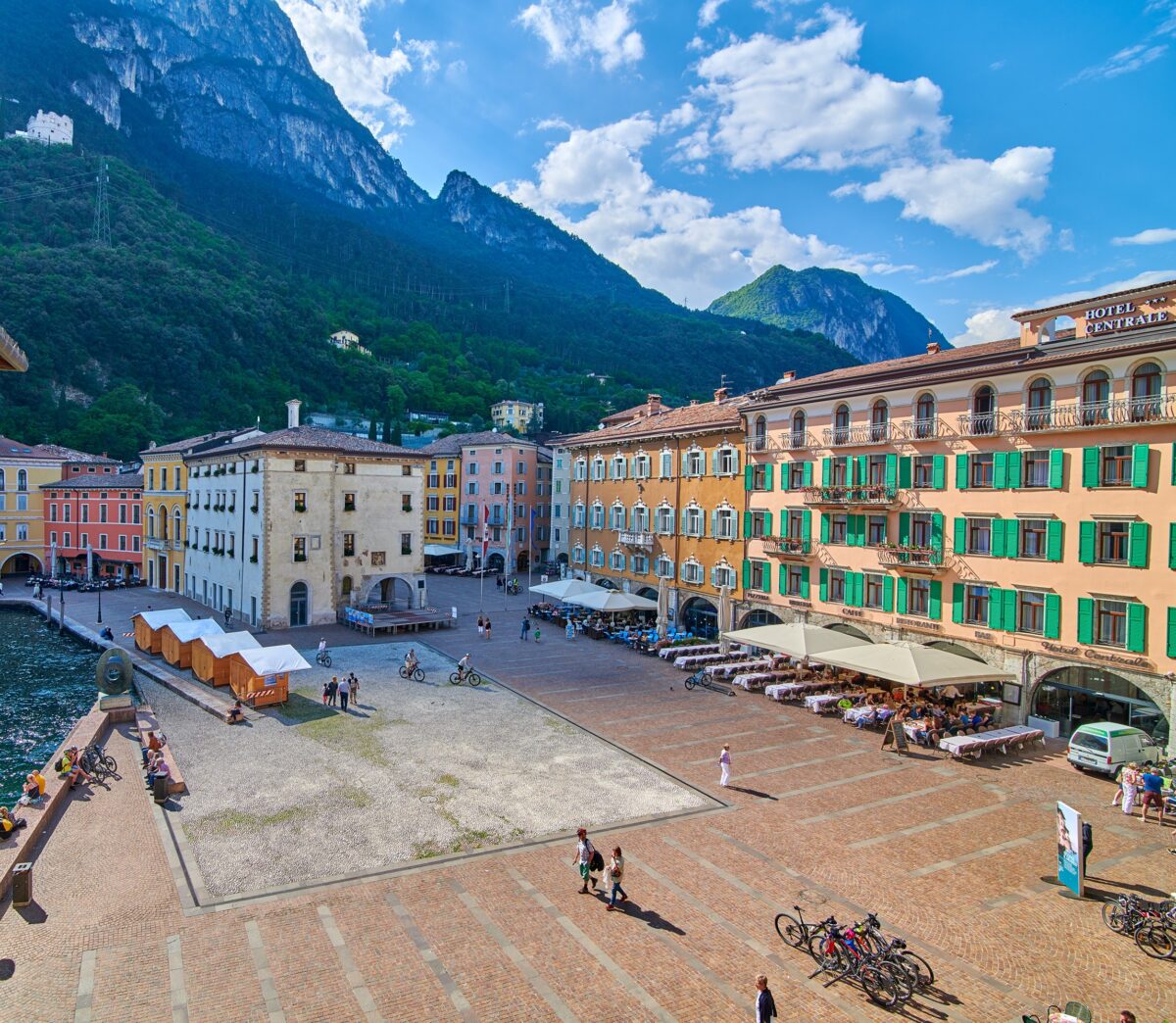 Vista della piazza